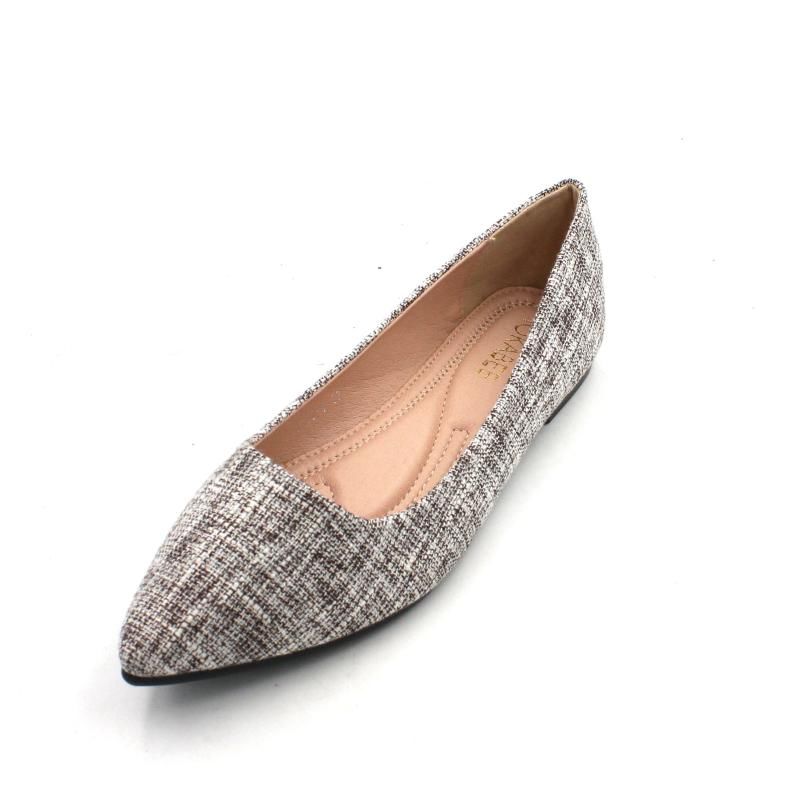 优雅还漂亮的“仙女鞋”，初秋就这样穿，舒适还漂亮