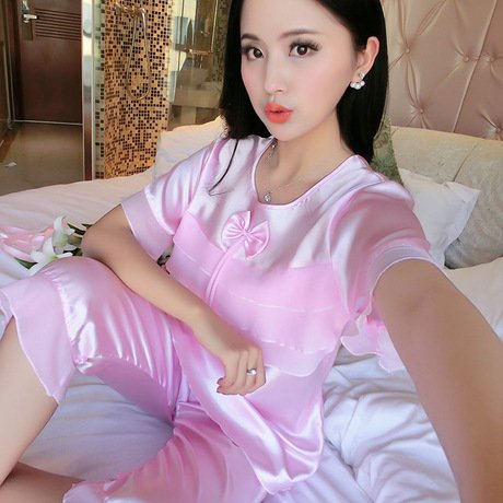 女人下班回家脱掉三角裤!看看下图女人穿什么，亲肤解乏睡的安心