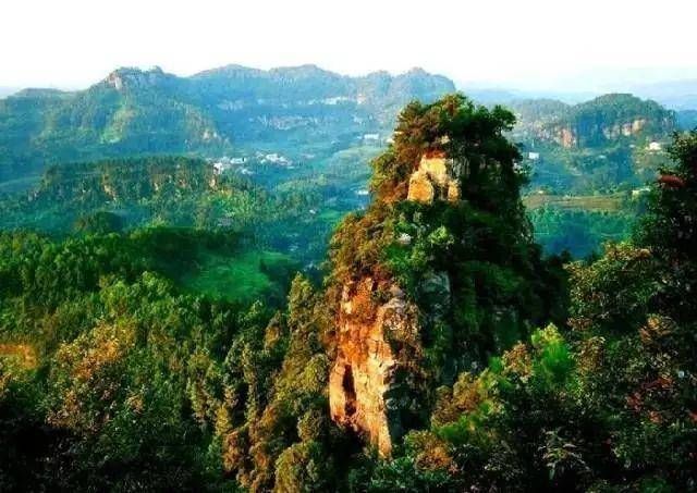  『牛峰寨』四川有个古寨群，离重庆很近，号称中国穹窿的古寨群