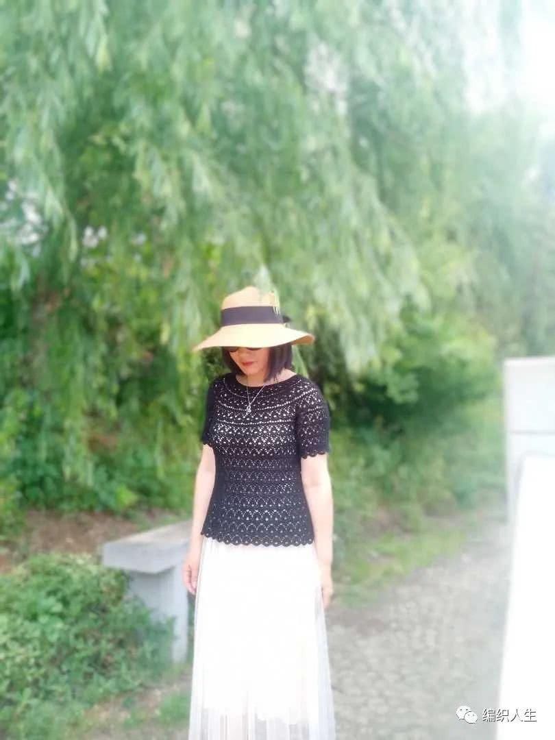  『钩针』夏季很合适：女士钩针套头黑葱衣（有编织说明）