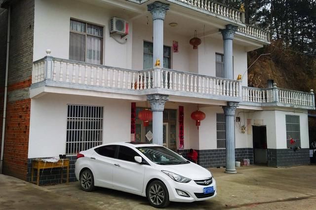  不住|农村怪相：有地不种、有房不住、有车不可，这是为何？答案