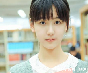 二十岁的齐刘海,关晓彤甜美,鞠婧祎文艺,但都输给了最后一位!