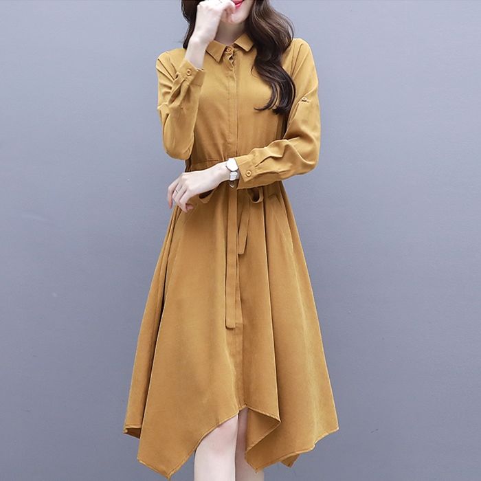 一旦过40，尽量少穿牛仔裤!瞧下图女人穿，洋气美嫩不输小姑娘