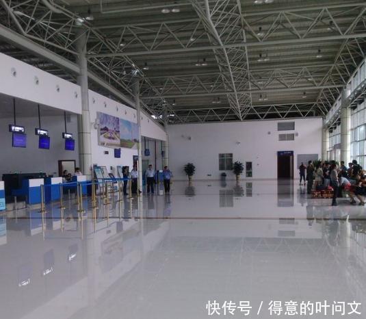 中国此机场堪称“山顶航母”，为建造削平65座大山，耗时14年