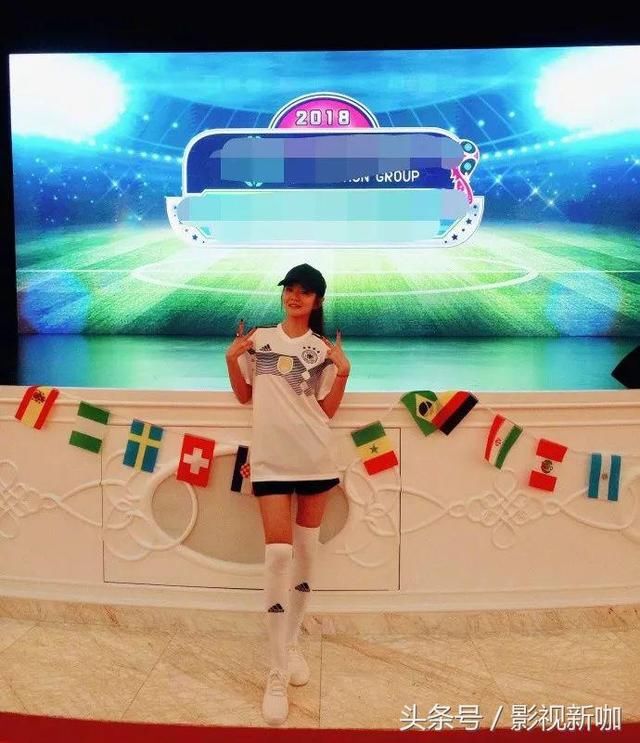 安以轩165，张柏芝也165，二人同穿短裤，网友：差距有点大！