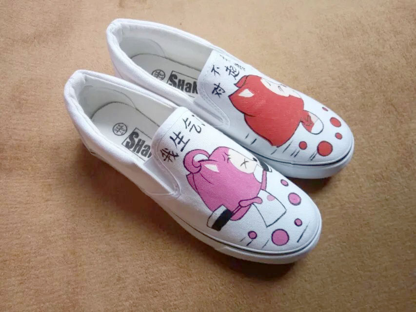 个性女孩改行卖鞋贴,年盈利四十多万