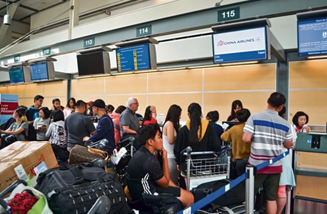 华航国际航班延误6小时后取消 旅客机场熬一夜