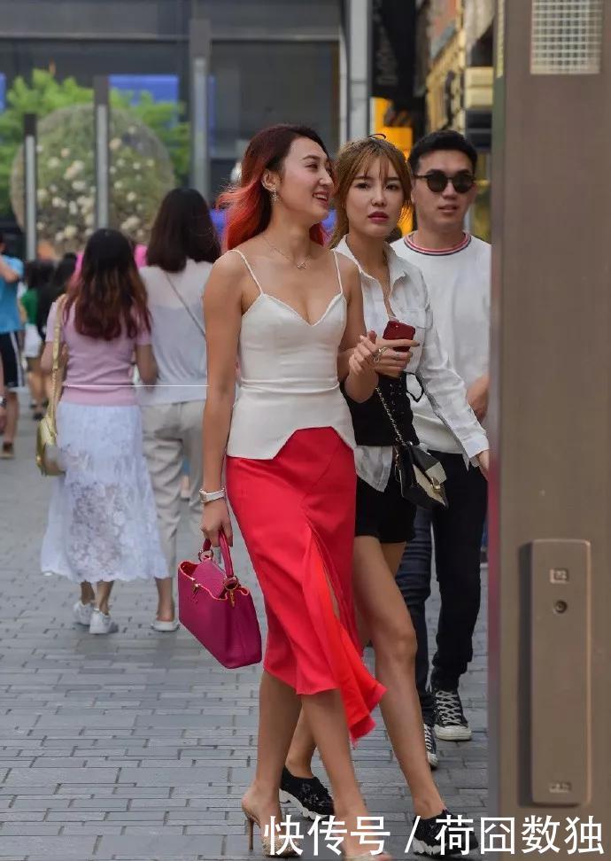  #半身搭配#高跟鞋时尚优雅，带给女性自信与美丽
