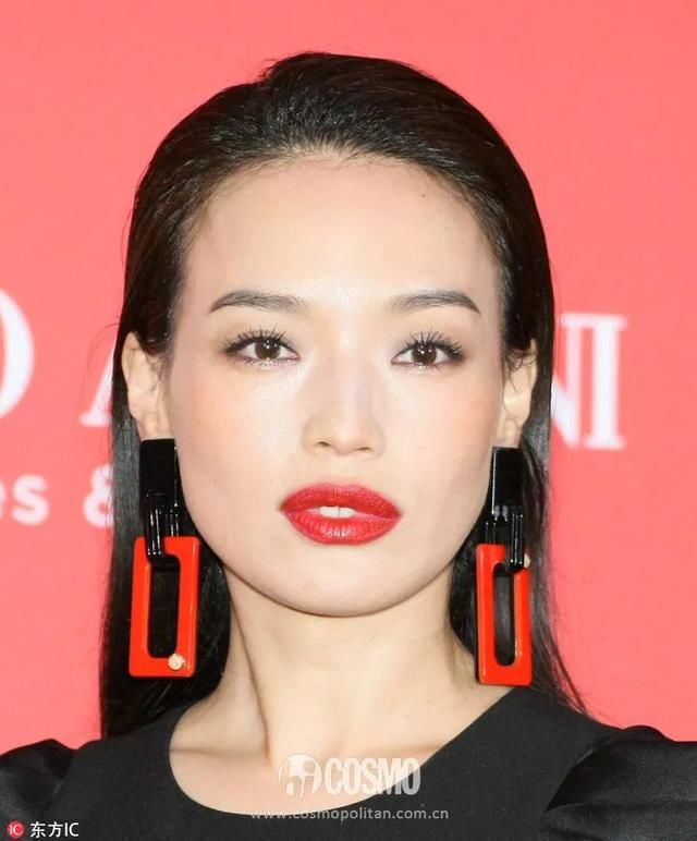 彩妆迷｜衣橱中必有小黑裙，那么唇膏中的“小黑裙”是哪个色号？