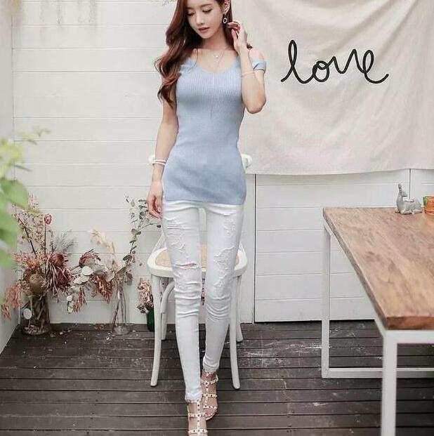 时尚街拍:干练洒脱的牛仔裤美女,穿出美好身姿!