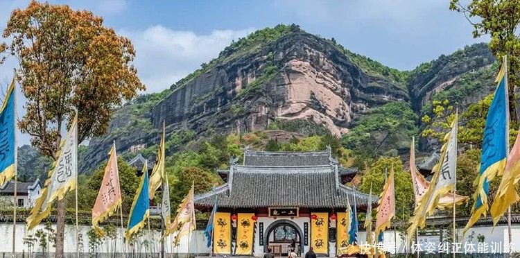 我国口碑最差的景区名山,票价高达260元,景区内还乱收费!