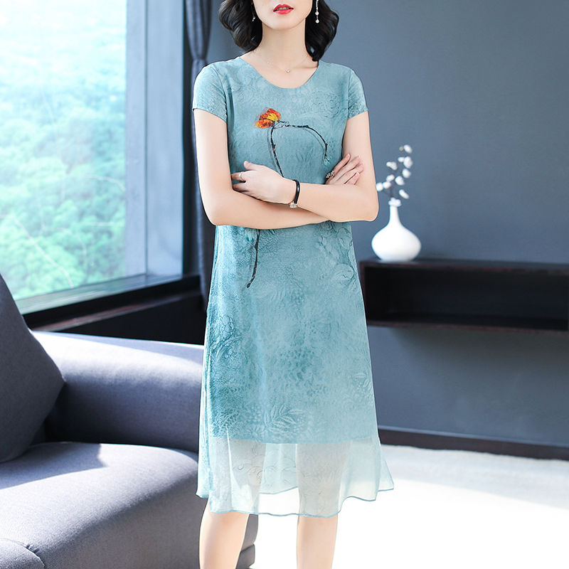 身高150的妈妈有165斤!穿这样高级女装，邻居夸显瘦像姑娘