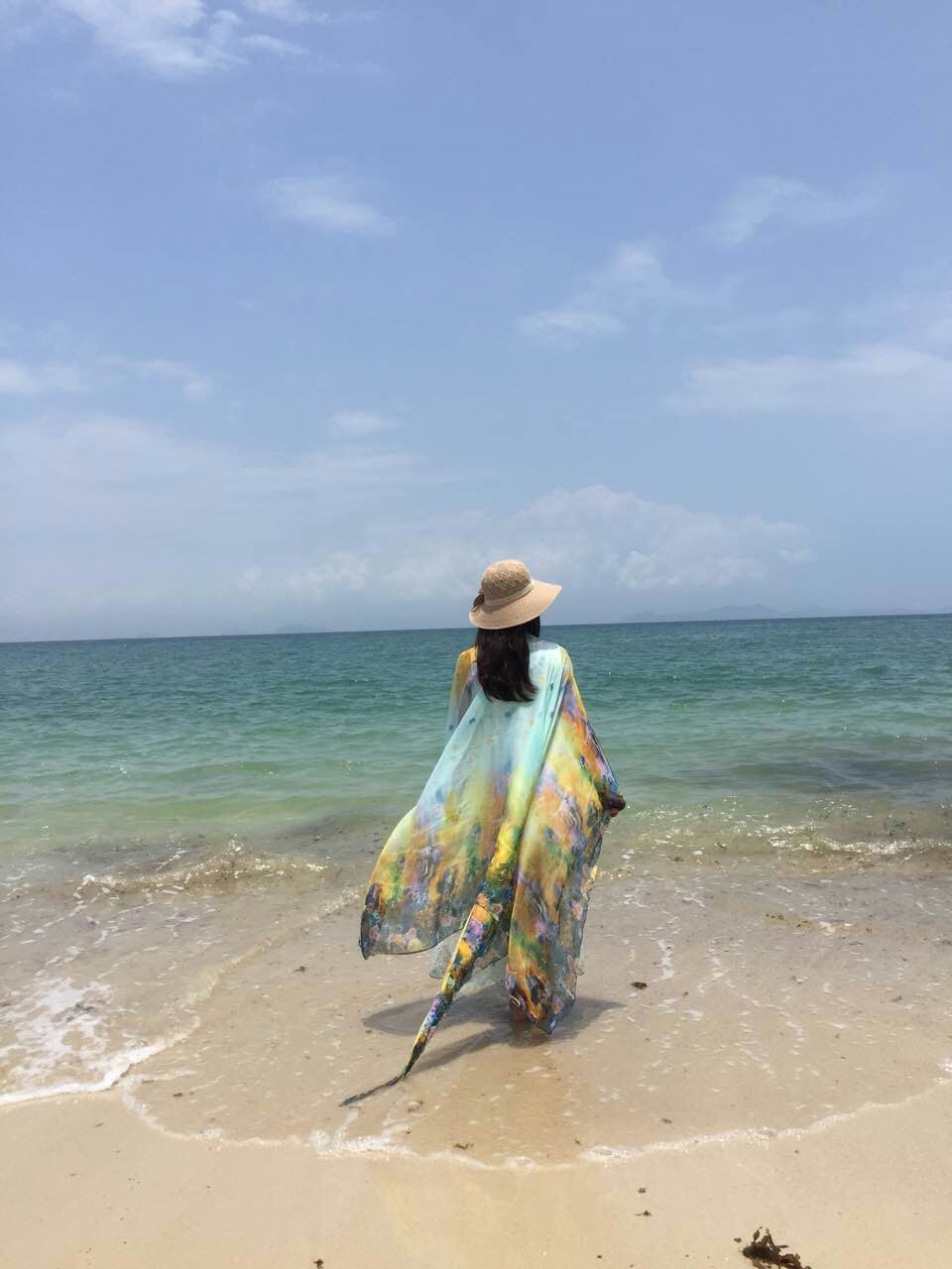 深圳南澳杨梅坑海边的飘逸美女