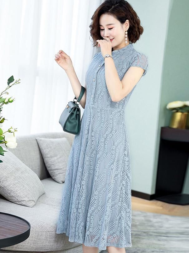 50岁以后的女人穿连衣裙一定要穿这几种！迷人又优雅！