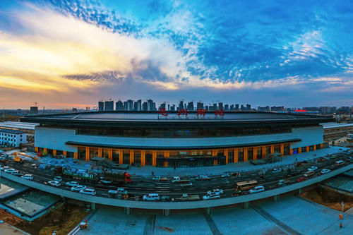  「女硕士」农村小伙乘坐高铁，30元娶回家漂亮女硕士