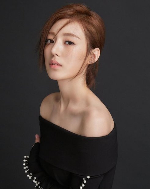 何美璇:身材傲娇，美得让人移不开眼