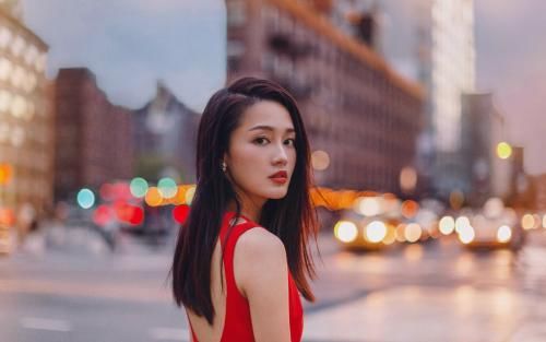 李沁:清纯女神尽显迷人魅力,仙气十足的小姐姐