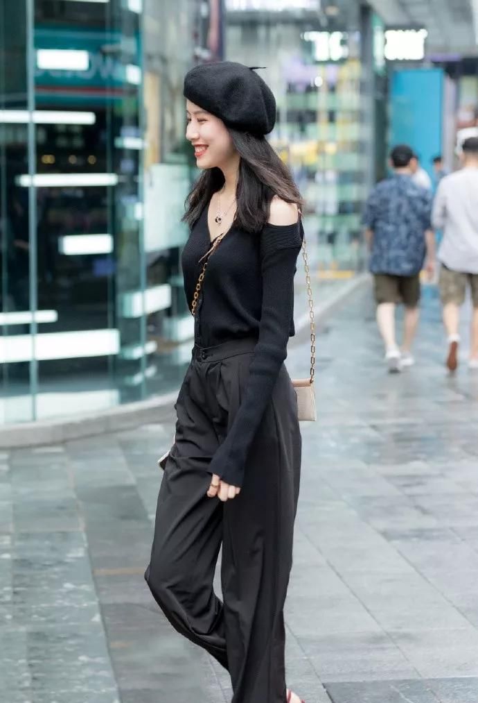  「气质」美女搭配高跟鞋, 让自己显得更加的美丽