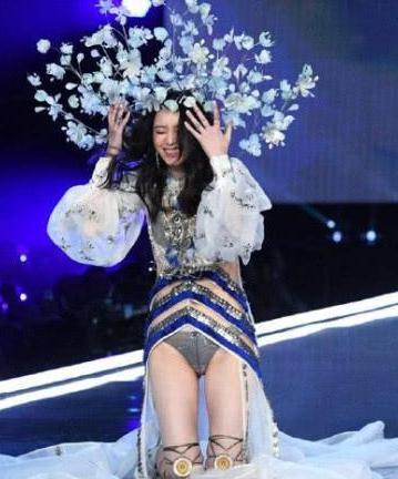 时尚博主指奚梦瑶买水军控评？她一句话霸气回怼，网友：迷之好笑