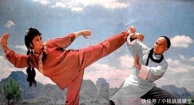 『侠女』清代两位侠女,生得艳丽无双,偏要除暴安良