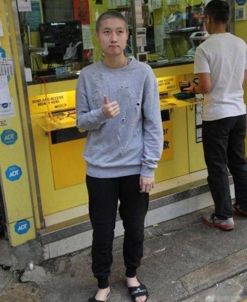 偷偷返港办签证?网友爆料吴卓林香港街头吃快