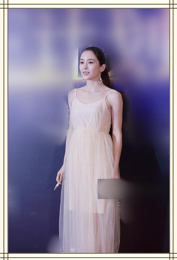 当23岁徐璐同台27岁赵韩樱子，才知道少女脸与成熟脸的差距有多大