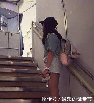 李嫣整容成功！机场比起多多更加时尚，网友称别说人家丑了