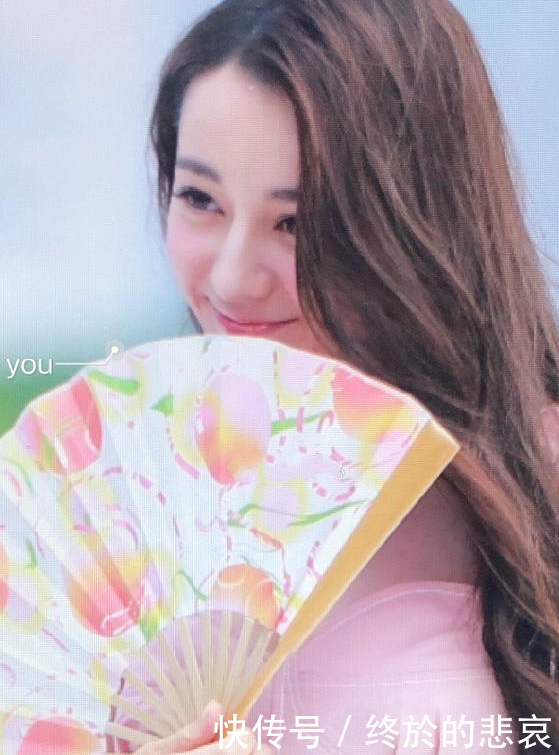 看了迪丽热巴的精修图，再看无修图，网友：确定不是换了个人？