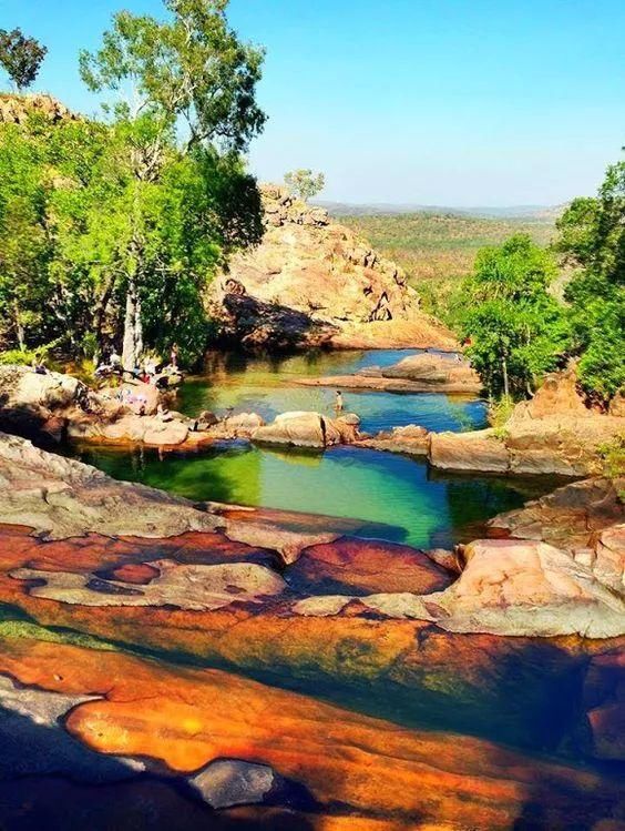 ins上很多大片出自这里，在这样的泳池里游泳定要拉一波仇恨