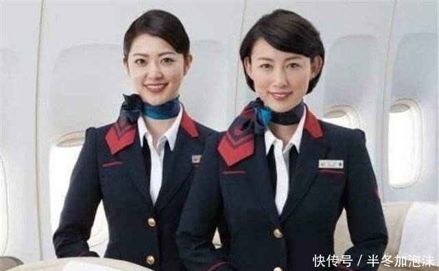 出国旅行搭飞机时,可免费向空姐要的4样东西!只要你开口就有!