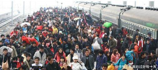 农民工返乡热潮出现，为何要放弃城市工作，老农说了这些原因