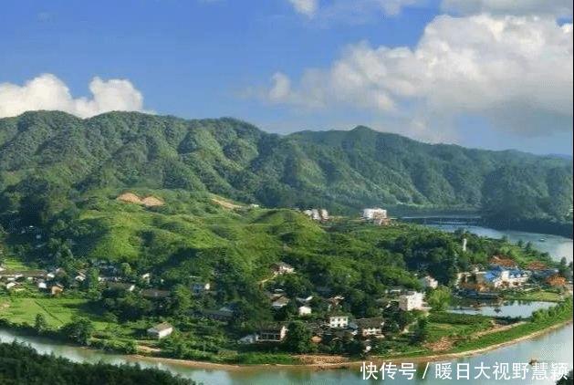  【采用】湖南“喜批”一条高速，全程约长180公里，采用双向四车