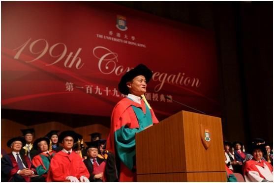 马云在香港使用支付宝买报纸,网友:买东西可以