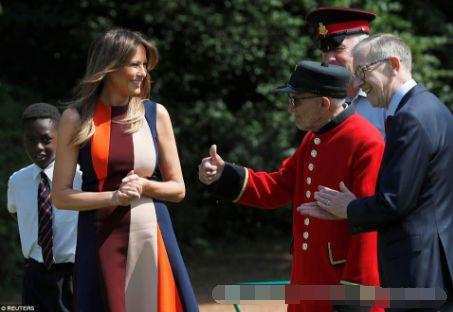 第一夫人梅拉尼娅一改严肃脸, 穿13厘米高跟鞋为贝嫂带货连衣裙