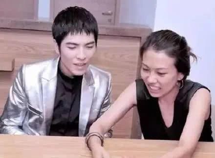  「明星身边」当红男星娶大十四岁经纪人，素人的他们靠什么嫁给男神的？