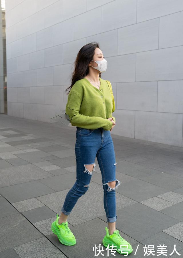 『软妹』做一个春天里的“软妹纸”,这几款应季的毛衣,让你又美又飒!