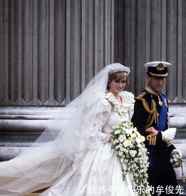 戴安娜永远的英伦玫瑰，创始的“复仇裙”，如今时尚潮人的追逐