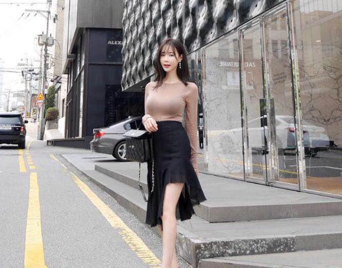 包臀裙展现出你应有的妩媚身姿,简单又大气!