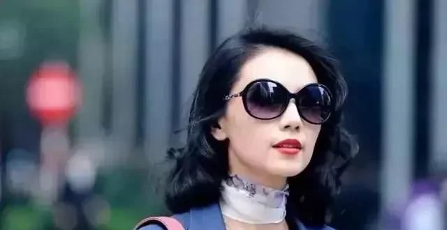  「气质」脸大的女生不要再做这几款发型了!看上去非常显老没气质!