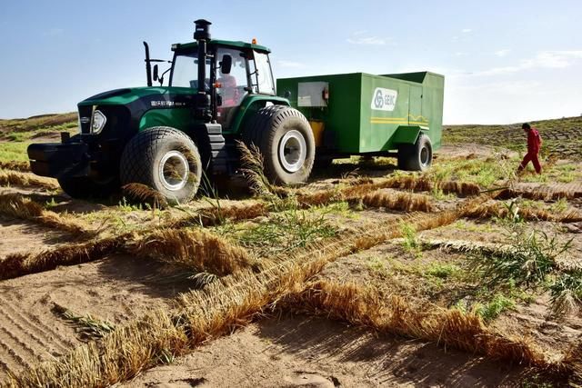  「中国」中国这款特种车成功问世，固沙技术十分先进，沙漠土地