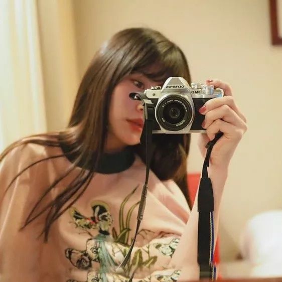 年仅21岁身高167的横田成当红的杂志麻豆,坐拥日圈26万粉丝,超