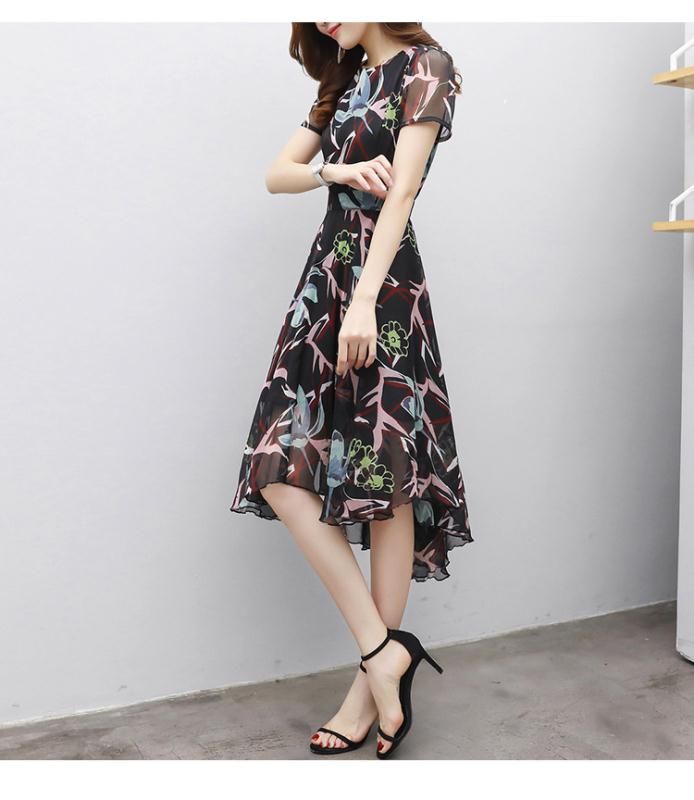 旅游不要带裤装，太不上相!这种“简约风”裙子，让你美得刚刚好