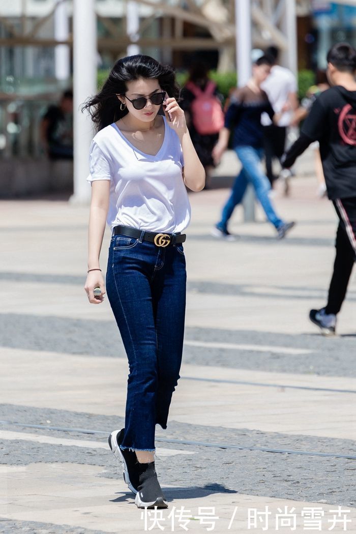 美女吊带紧身裤，打破夏天里那一份闷热的心情！