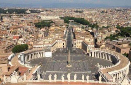 此国领土2.5万平方米,仅32个居民却五脏俱全,游客只能待三小时