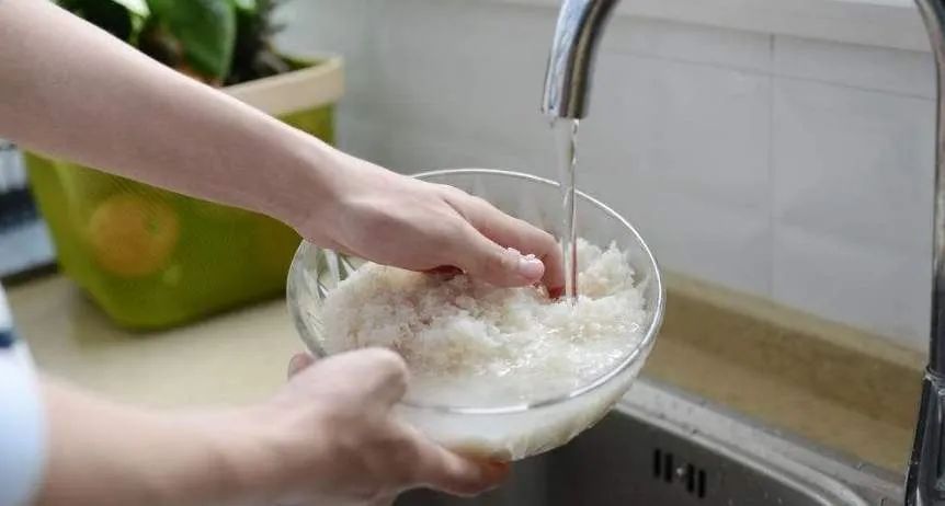 [用法]用淘米水洗脸会变白吗？淘米水的7种正确用法，节省又干净
