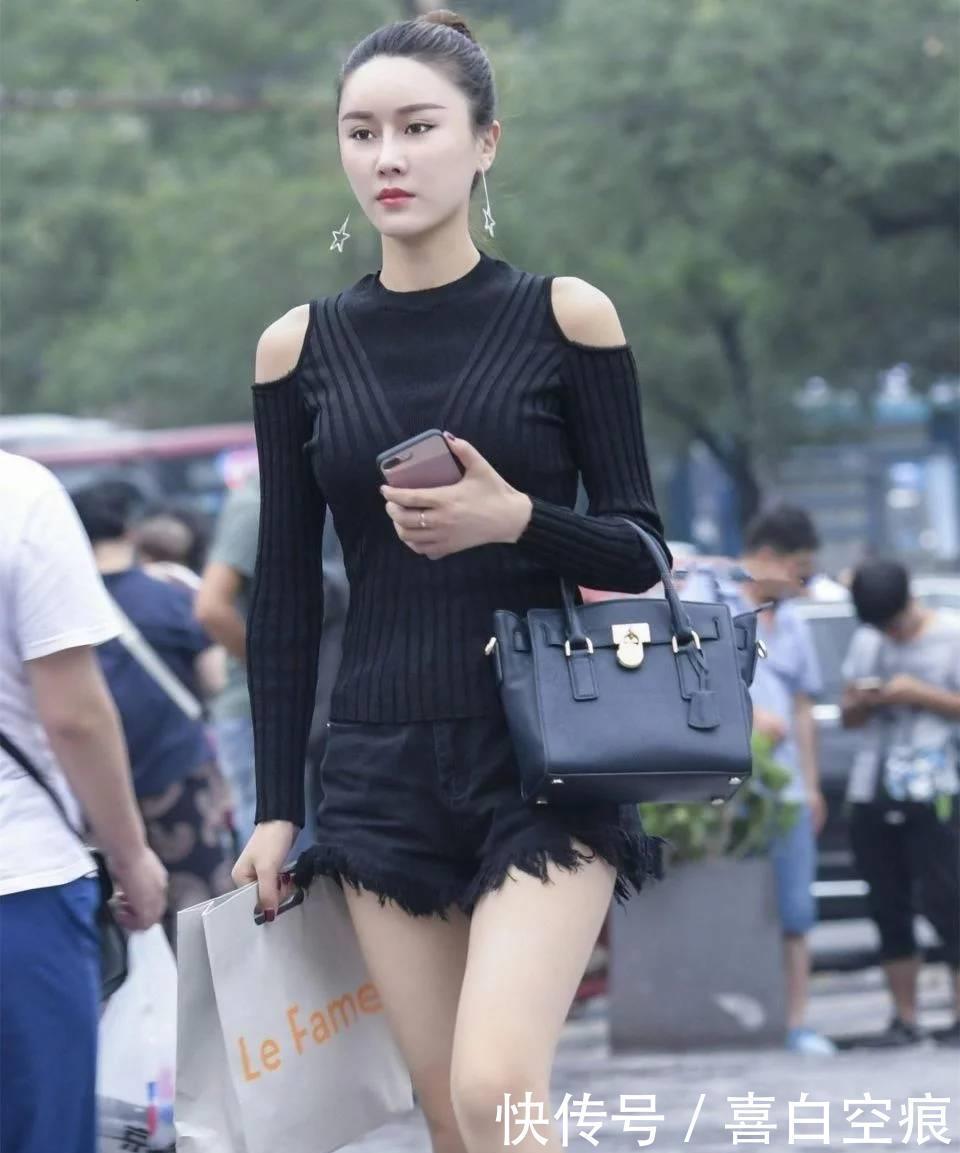 闺蜜|闺蜜街拍身姿优雅的小姐姐,展示迷人的魅力,高清31期