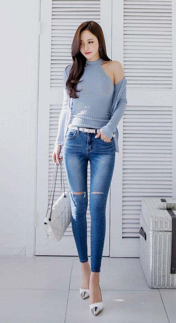 一款简单大气的紧身裤，穿脱非常方便，让你潮流又抢眼