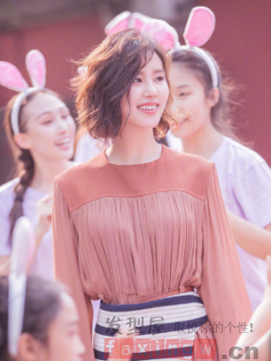 夏季最流行的仙女发型 让你充满初恋的甜蜜气息