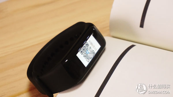 支持离线支付,还能与天猫精灵互动,乐心手环5这次做得用心了