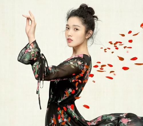 必收藏！百张女孩与花摄影作品！-右视觉十周年饕餮视觉盛宴。